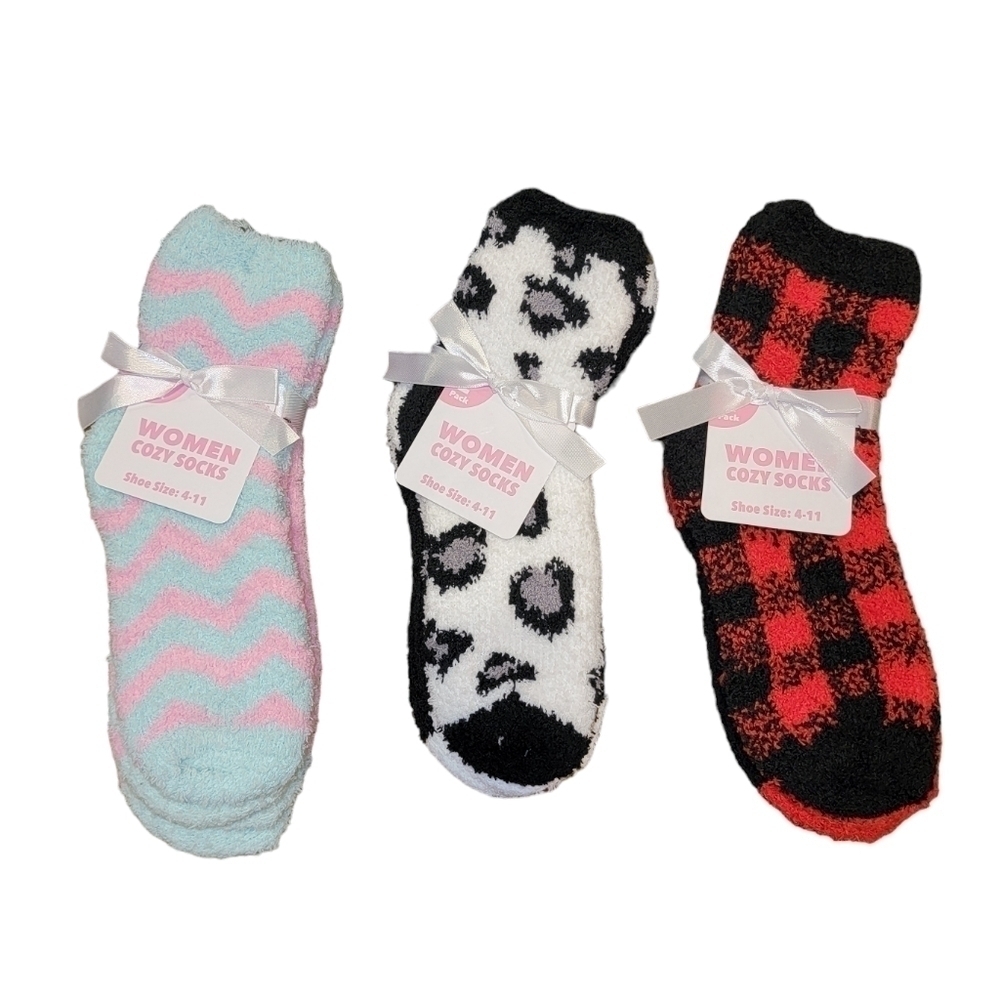 Women cozy socks shoe size 4-11 New with tags 2 pack